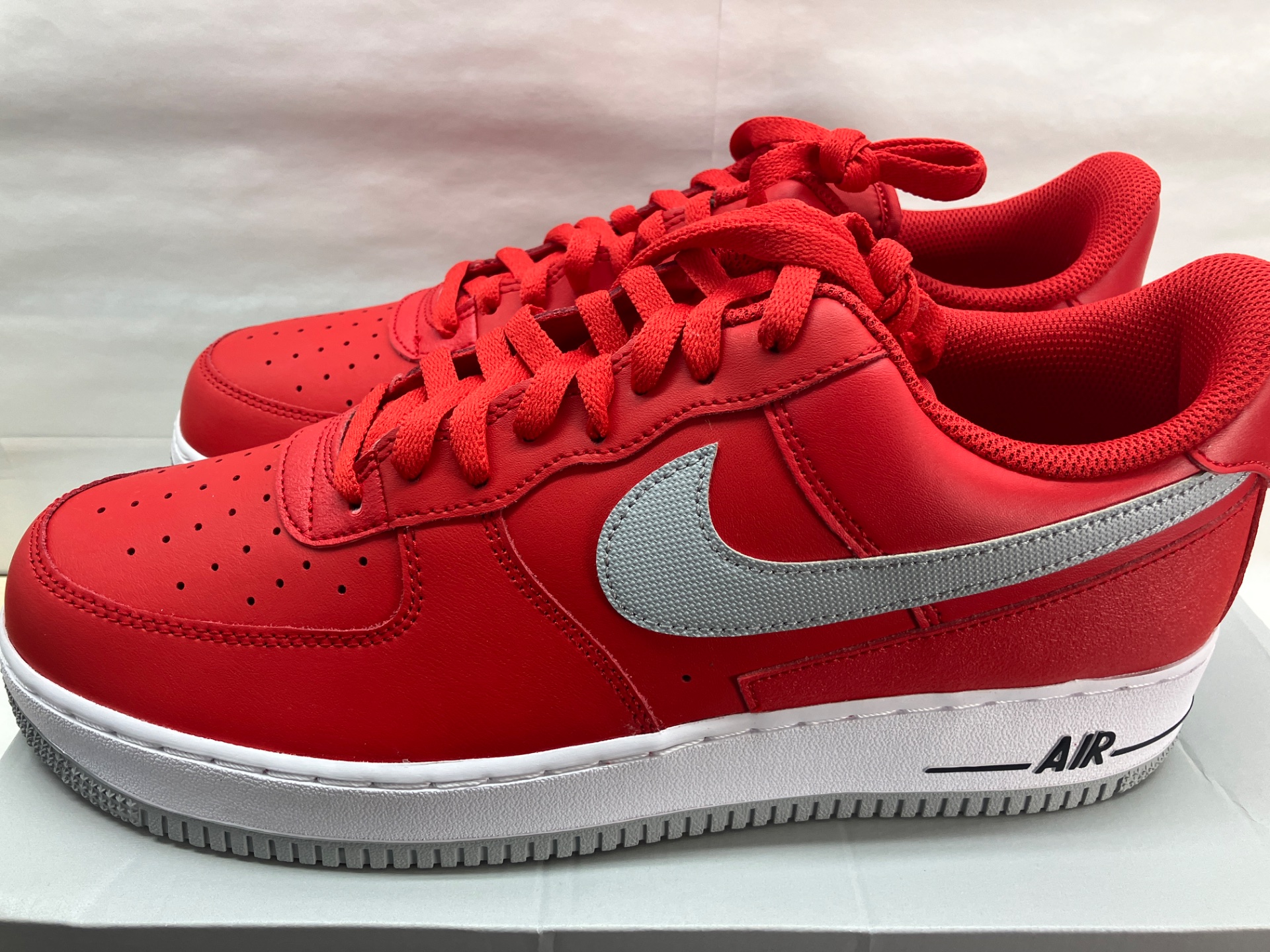 Nike Air Force 1 University Red Men's Size 12 NWT 3